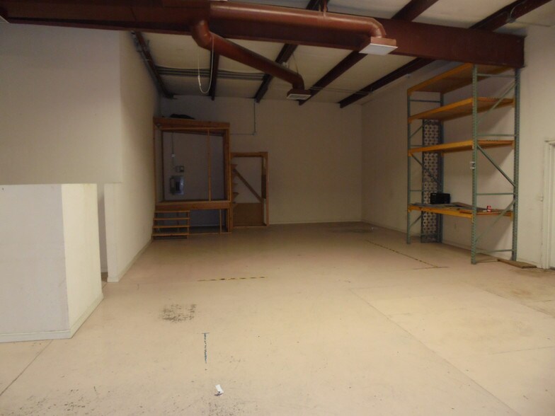 More Photos Of 7844 E Gateway Blvd, El Paso Unknown For Lease