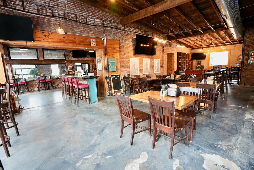 More Photos Of 137 S Madison Ave, Greenwood Storefront For Sale