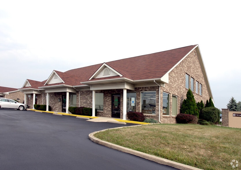 Primary Photo Of 3645 N Briarwood Ln, Muncie Unknown For Lease