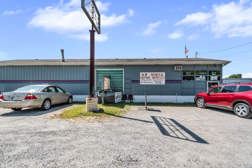 More Photos Of 300 Railroad Ave, Wheeler Auto Repair For Sale