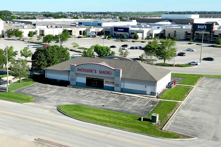 More Photos Of 6 Convenience Center Dr, Champaign Freestanding For Sale