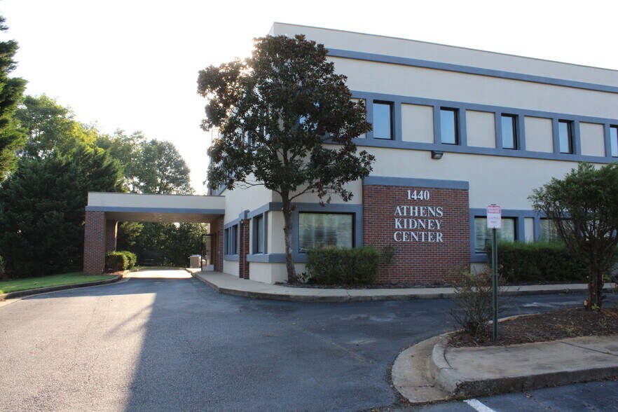 More Photos Of 1440 N Chase St, Athens Medical For Lease
