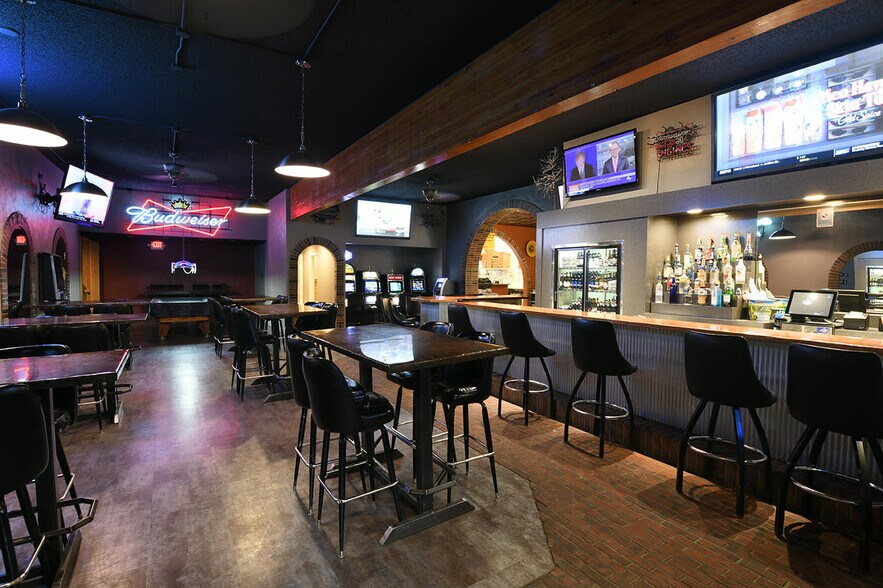 More Photos Of 239 Main St, Shelby Bar For Sale