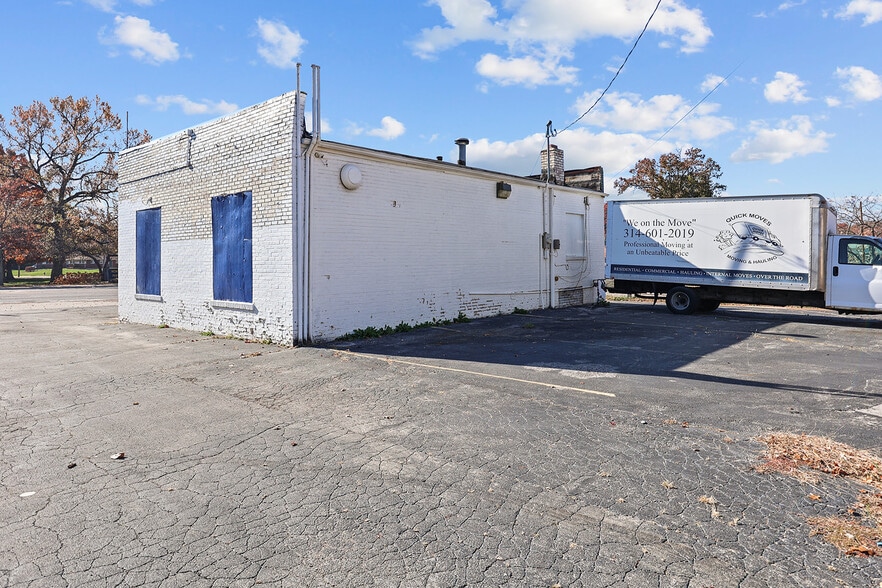 More Photos Of 7255 Olive Blvd, Saint Louis General Retail For Sale