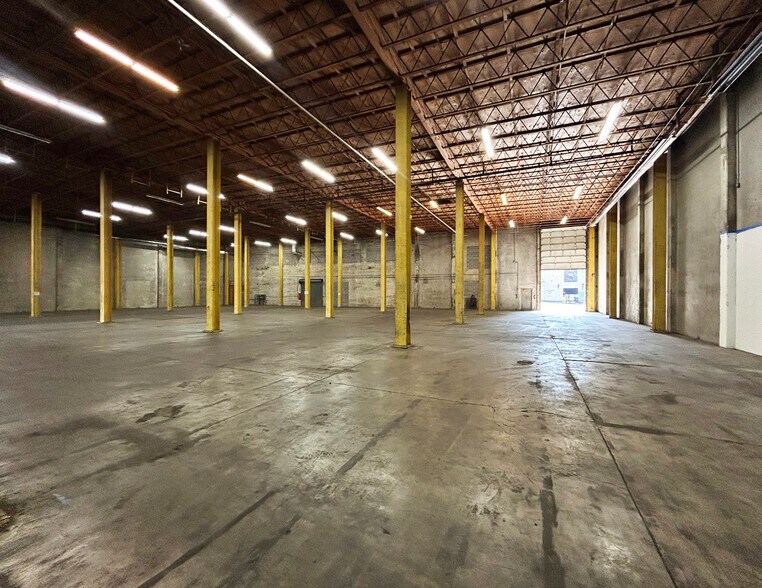 More Photos Of 2030 N Columbia Blvd, Portland Manufacturing For Lease