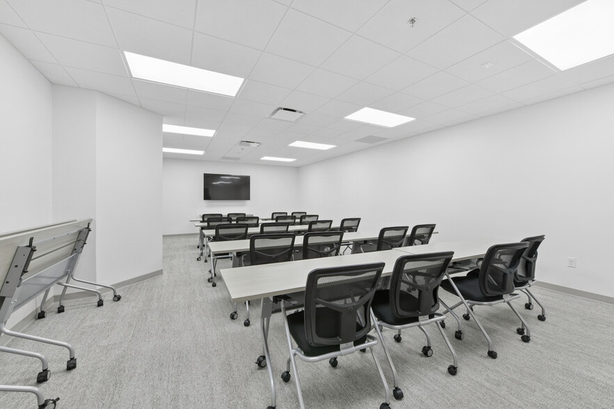 More Photos Of 999-1001 W Yamato Rd, Boca Raton Unknown For Lease