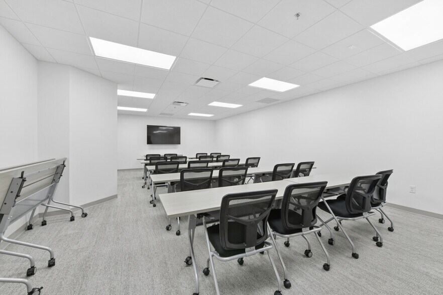 More Photos Of 999-1001 W Yamato Rd, Boca Raton Unknown For Lease