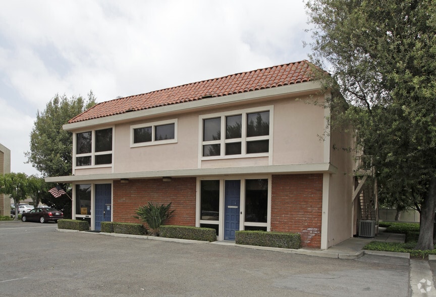 More Photos Of 1015 E Chapman Ave, Fullerton Office For Lease