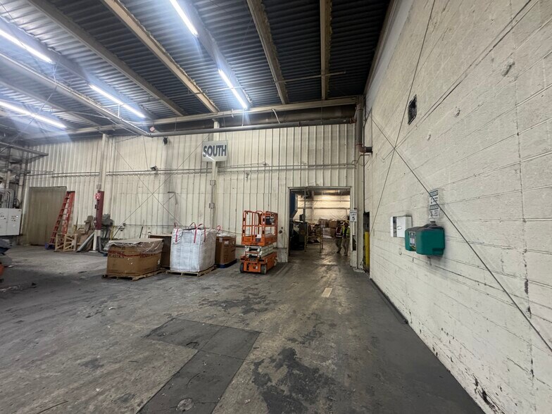 More Photos Of 3600 E 45th Ave, Denver Manufacturing For Sale