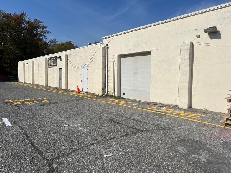 More Photos Of 1604 S Route 35, Oakhurst Freestanding For Lease