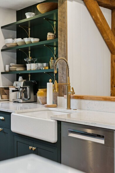 More Photos Of 26 Central St, Woodstock General Retail For Sale