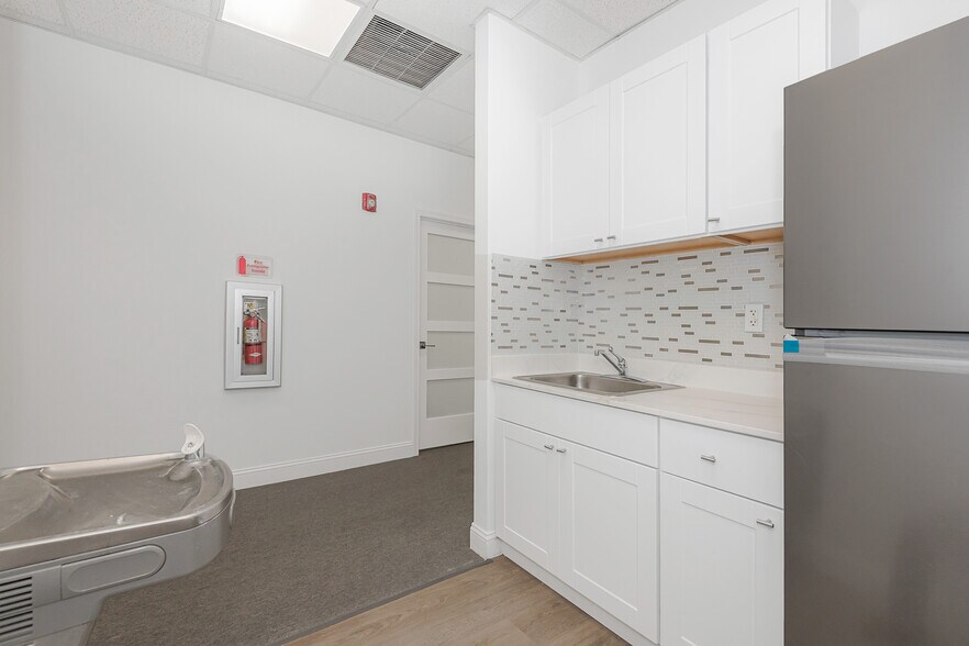 More Photos Of 7301 Wiles Rd, Coral Springs Medical For Sale