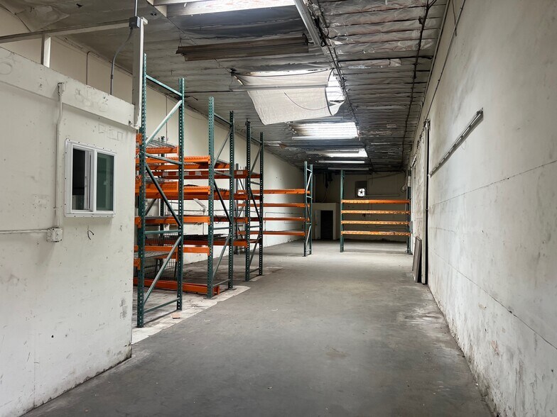 More Photos Of 523 W Garfield Ave, Glendale Warehouse For Lease