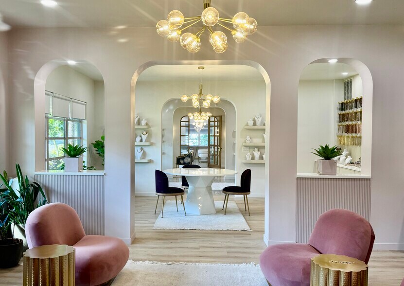 More Photos Of 5400 85th St, Vero Beach Showroom For Sale