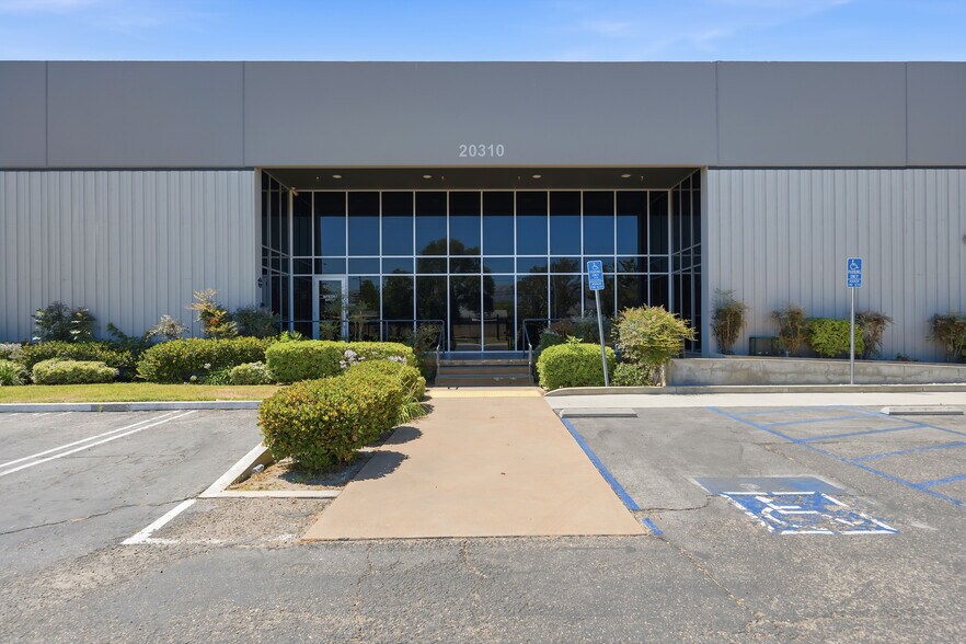 More Photos Of 20310 Plummer St, Chatsworth Manufacturing For Lease