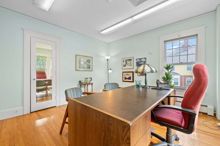 More Photos Of 110 Main St, Manchester Office Residential For Sale