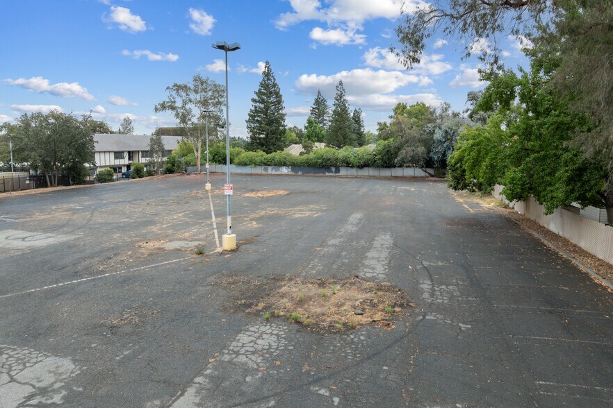 More Photos Of 8501 Auburn Blvd, Citrus Heights Freestanding For Sale