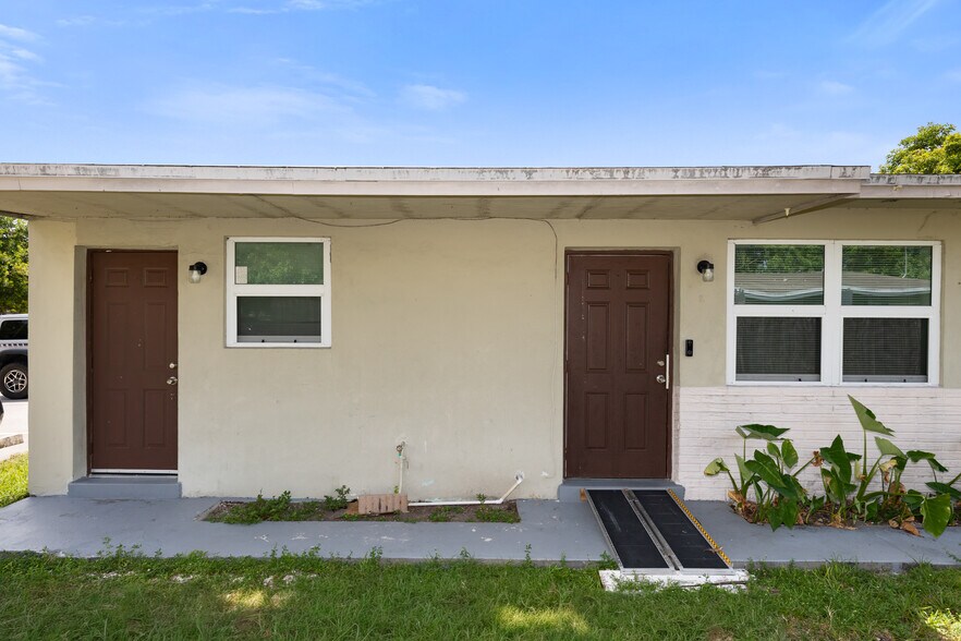 More Photos Of 5521 SW 34th St, Pembroke Park Multifamily For Sale