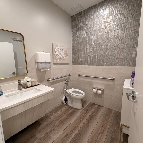 More Photos Of 945 Stockton Dr, Allen Medical For Sale