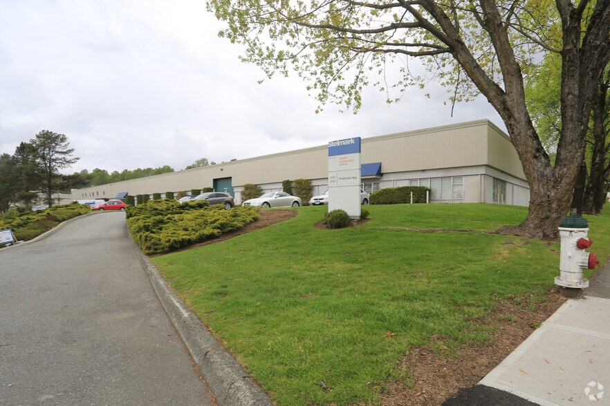 More Photos Of 3121-3149 Production Way, Burnaby Warehouse For Lease