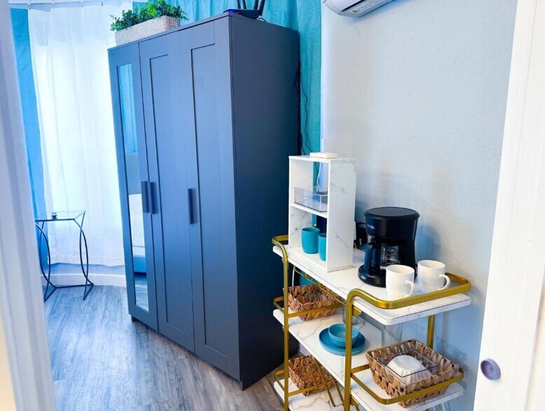 More Photos Of 1915 N Atlantic Ave, Daytona Beach Hotel For Sale