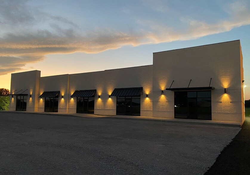 Primary Photo Of 257 Grace Cv, Medina Storefront Retail Office For Lease