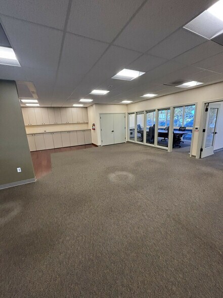 More Photos Of 11 Embarcadero West, Oakland Office For Sale