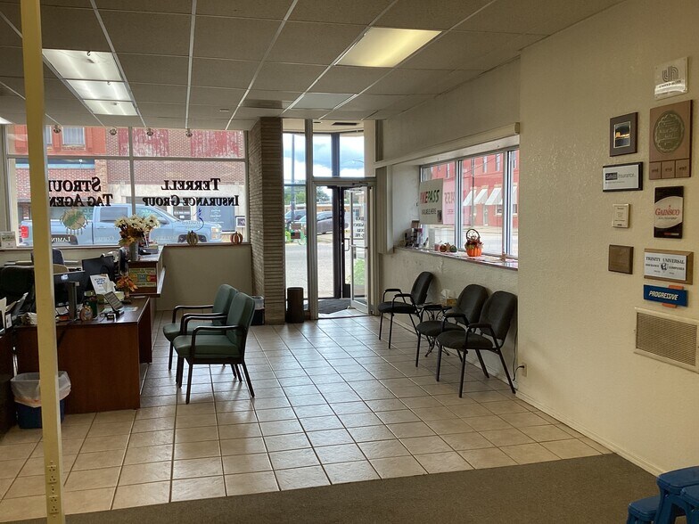 More Photos Of 402 W Main St, Stroud Storefront For Sale