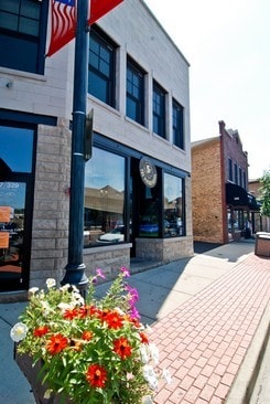 More Photos Of 327-329 Waukegan Ave, Highwood Storefront For Lease