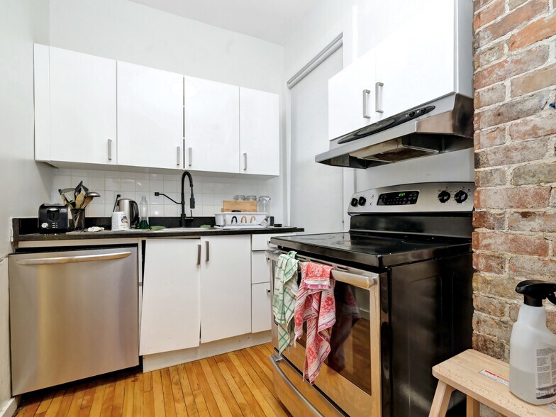 More Photos Of 342 Frank St, Ottawa Apartments For Sale