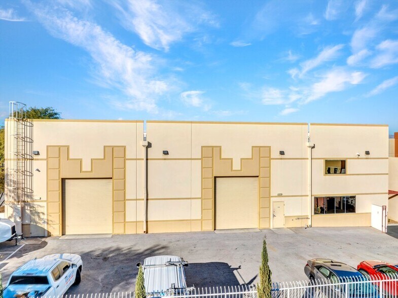 More Photos Of 4690 W Post Rd, Las Vegas Warehouse For Sale