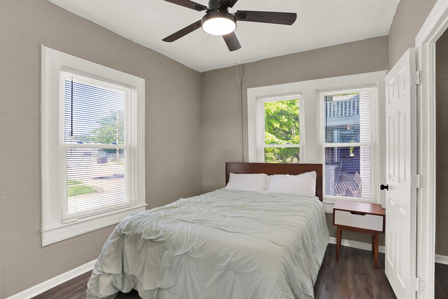More Photos Of 1918 W Washington St, Indianapolis Apartments For Sale