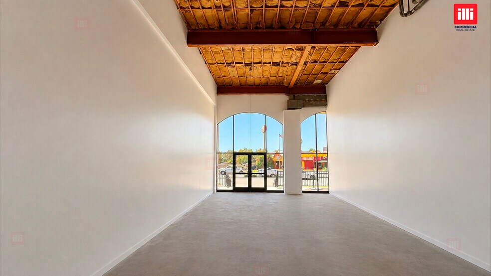 More Photos Of 15175 Whittier Blvd, Whittier Bank For Lease