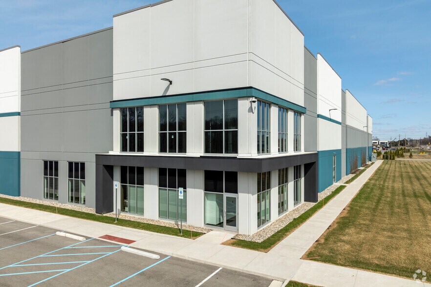 More Photos Of 10035 Assembly Park Dr, Wixom Distribution For Lease