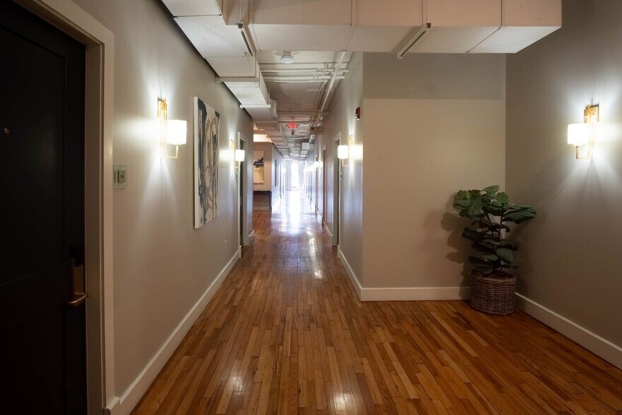 More Photos Of 315 N Court St, Florence Hotel For Sale