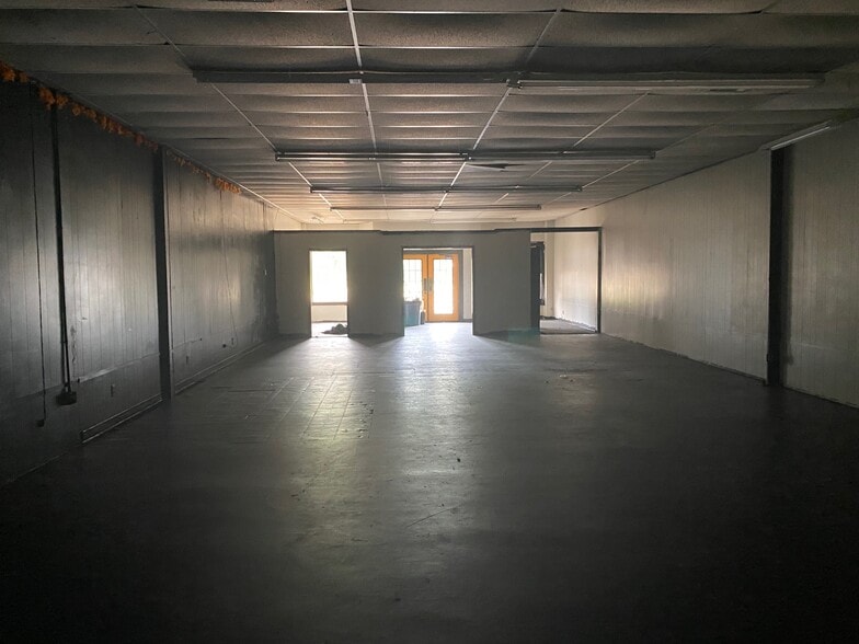 More Photos Of 4970 Raymond Ave, Verona Storefront For Sale