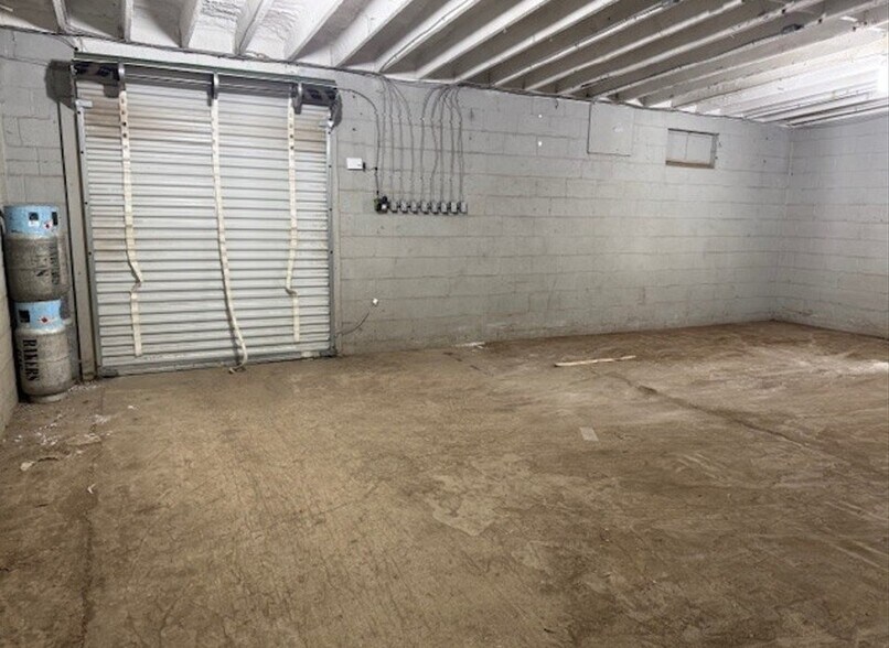 More Photos Of 484 Main St, Battle Creek Freestanding For Sale