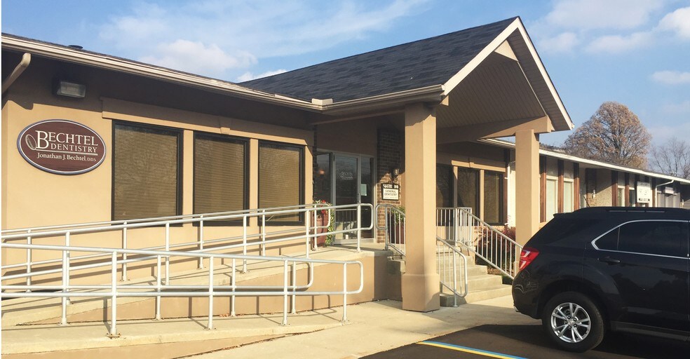 More Photos Of 609 E Jolly Rd, Lansing Medical For Sale