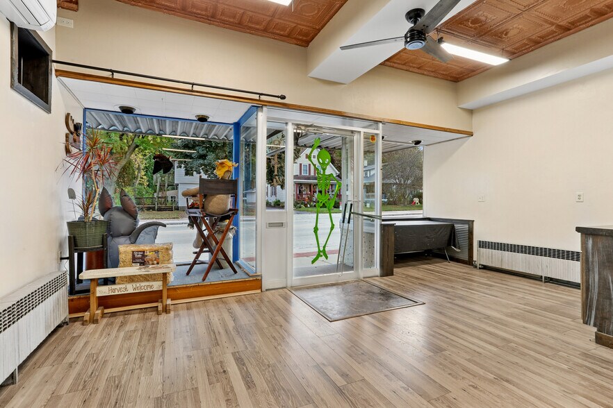 More Photos Of 2114 Wisconsin Ave, New Holstein Storefront Retail Residential For Sale