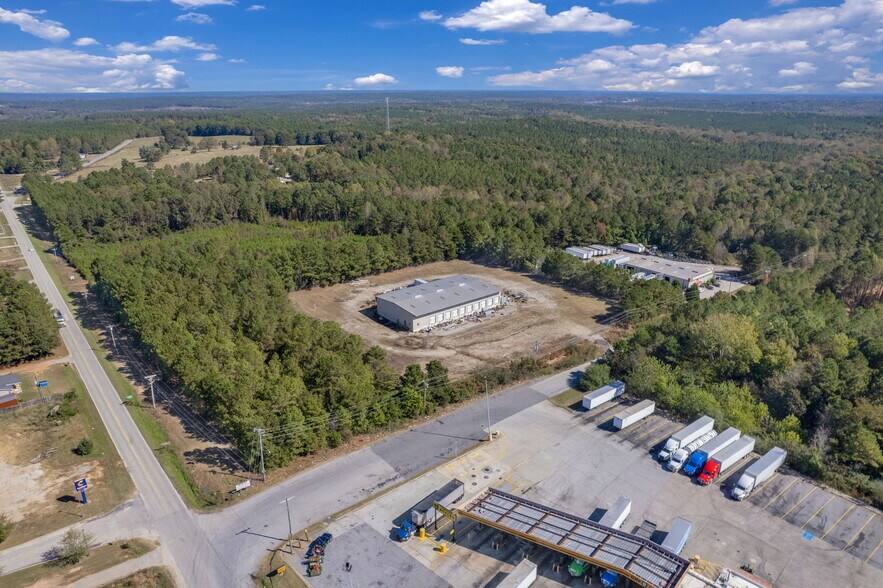 More Photos Of 101 Commerce Ave, Clinton Truck Terminal For Sale