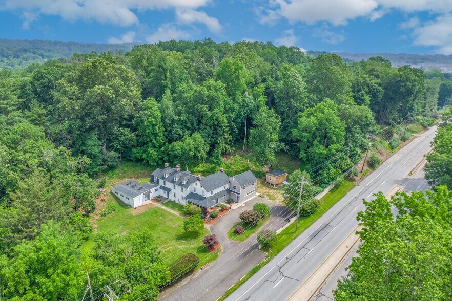 More Photos Of 277 W Baltimore Pike, Media Office For Sale