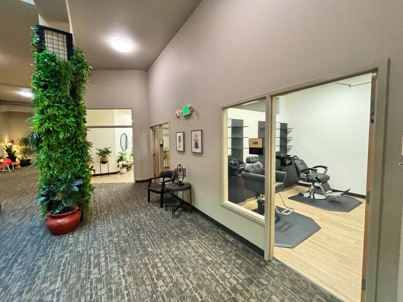 More Photos Of 223 Commercial St NE, Salem Storefront Retail Office For Lease