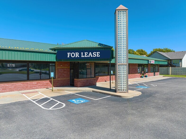 More Photos Of 8778 W 29th St, Wichita Freestanding For Lease