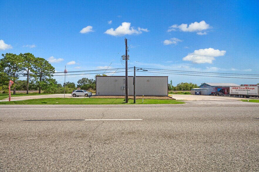 More Photos Of 13111 Highway 6, Santa Fe Freestanding For Sale