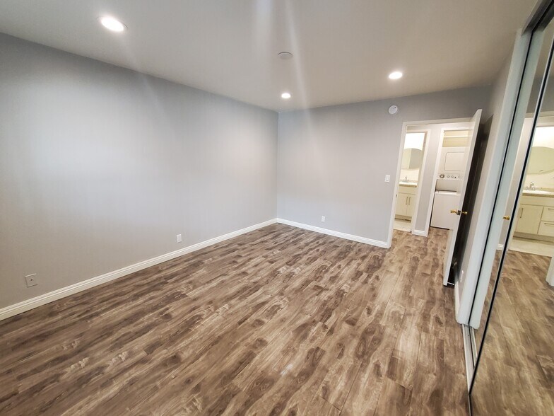 More Photos Of 1424 Greenfield Ave, Los Angeles Apartments For Sale
