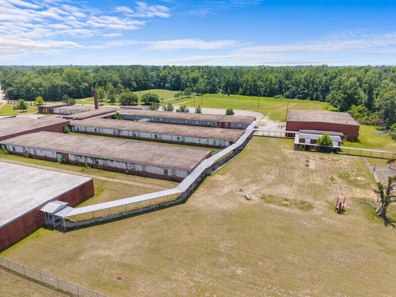 More Photos Of 220 Landrum Dr, Millen Schools For Sale
