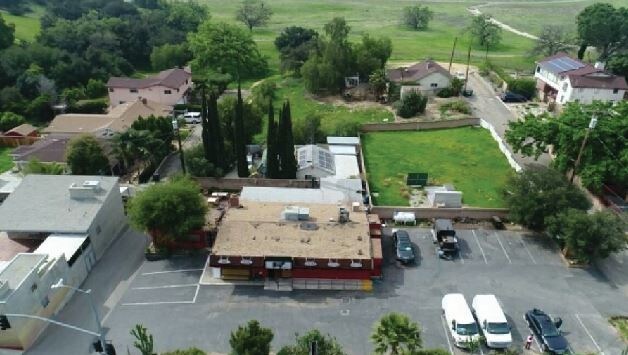 More Photos Of 23360 Lake Manor Dr, Chatsworth Restaurant For Sale