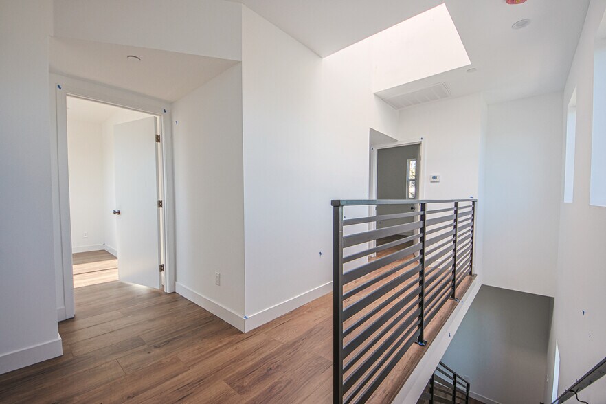 More Photos Of 6421 Troost Ave, North Hollywood Apartments For Sale