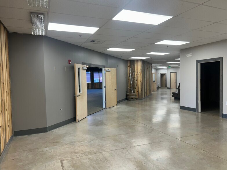 More Photos Of 525 SW Umatilla St, Redmond Office For Sale