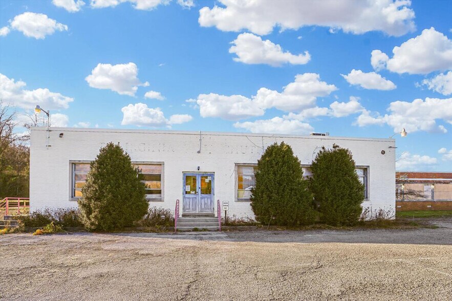 More Photos Of 113 Aileen Rd, Flint Hill Warehouse For Sale